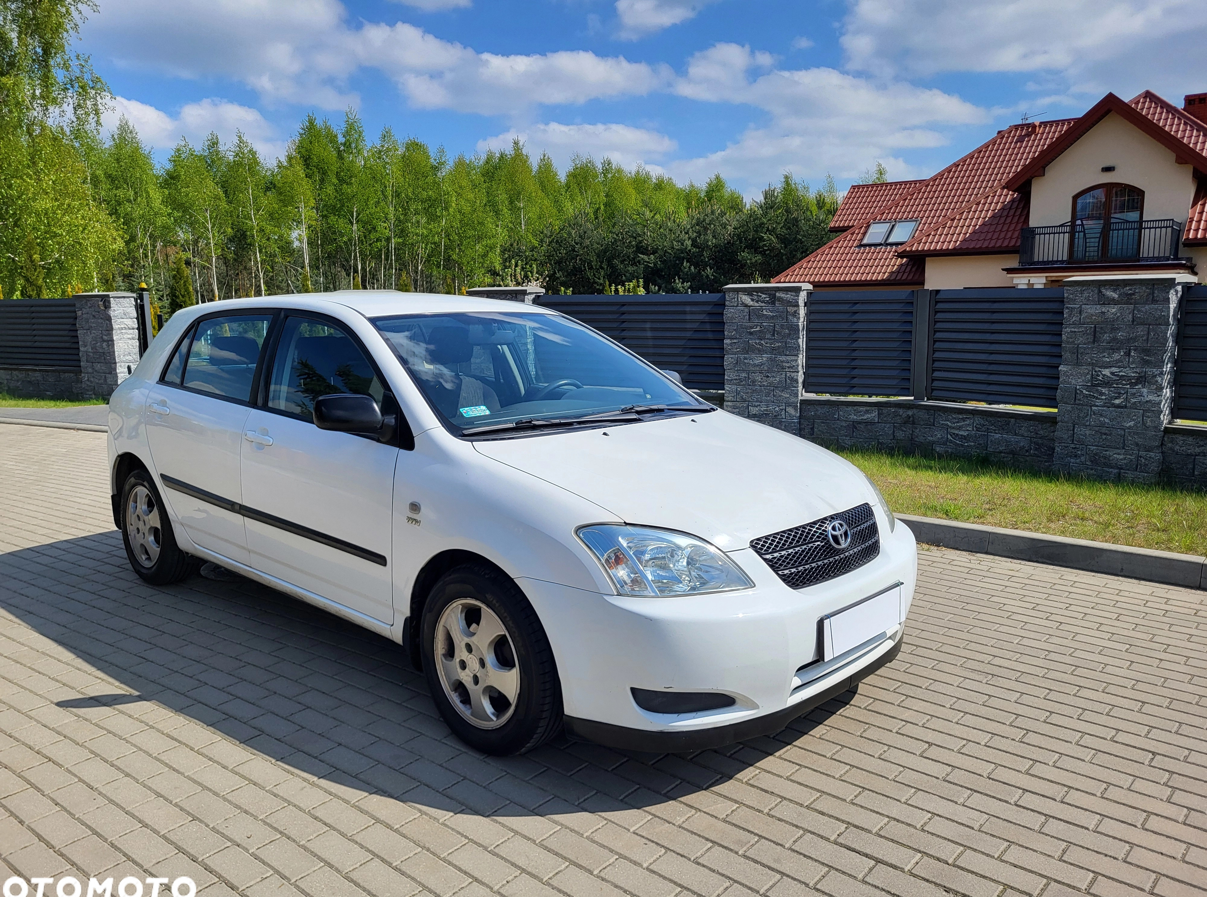 Toyota Corolla cena 8200 przebieg: 275486, rok produkcji 2004 z Warszawa małe 67